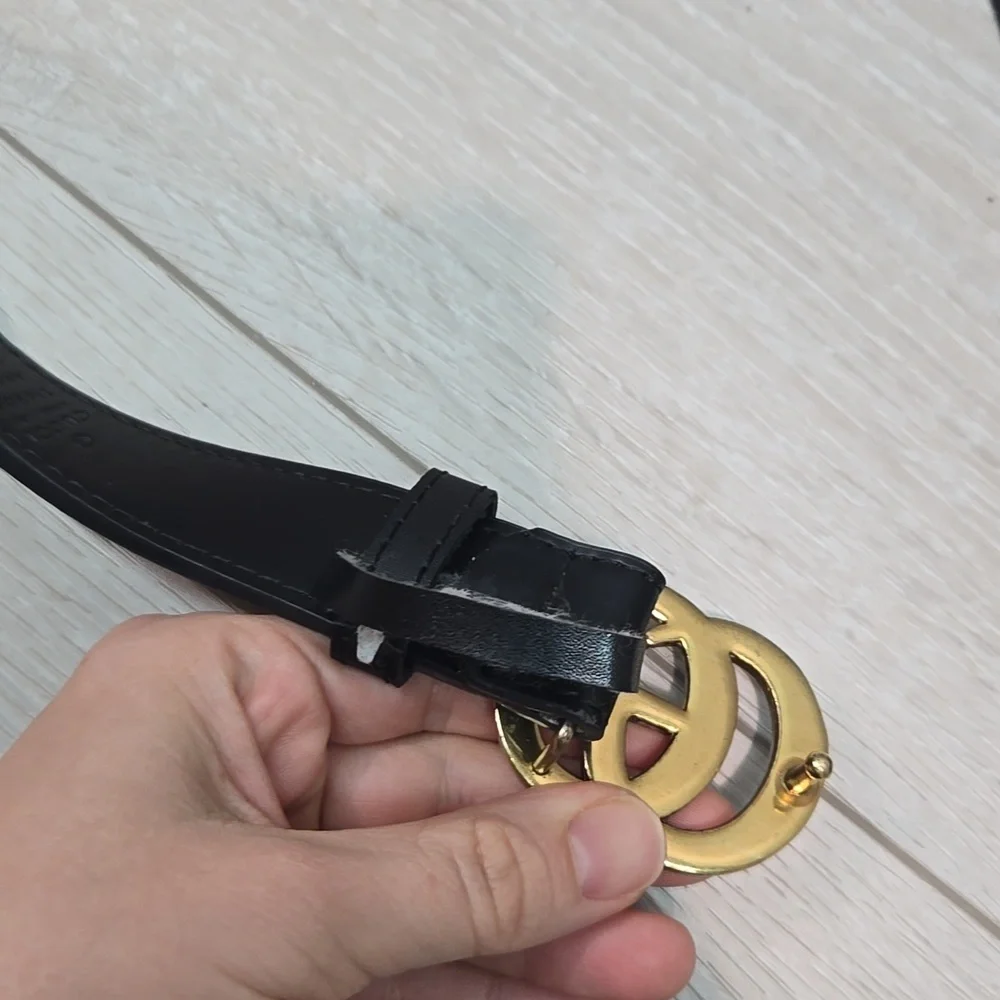 Gucci Women Black Leather Belt with Interlocking Gold Double-G Buckle